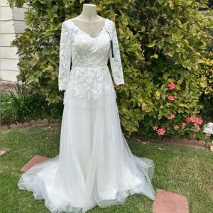 Elegant White Lace Wedding Dress